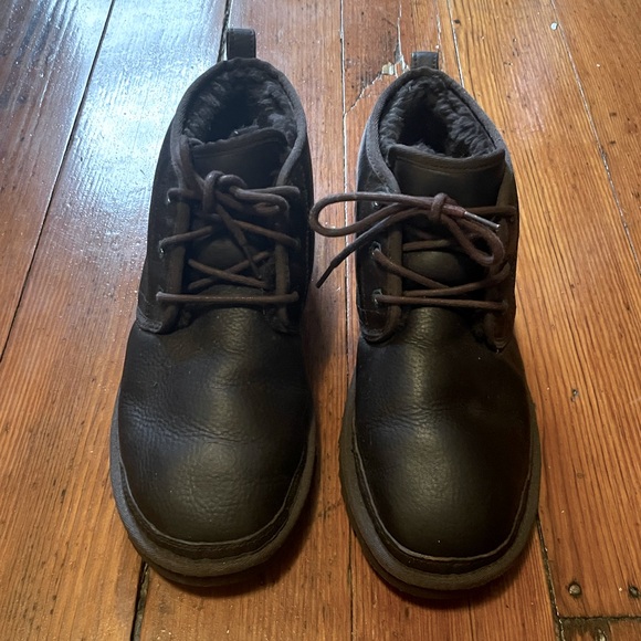 UGG Men’s Neumel Leather Lightweight Wool Lining Ankle Boots 1008908 dark brown - Picture 3 of 10